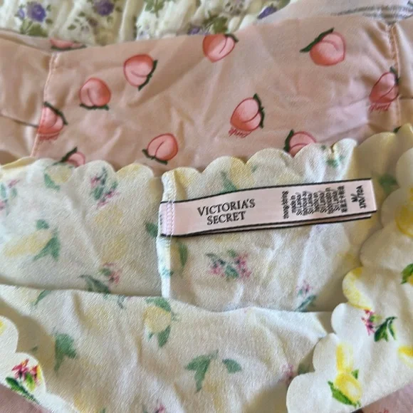 15 Victoria’s Secret Lot of Seamless Thong Panties 12 pairs Medium 3 pairs Large - Picture 10 of 12